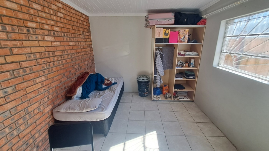 11 Bedroom Property for Sale in Brandwag Free State